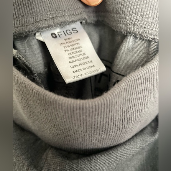 Figs Technical Graphite Bundle Top & Pants - Picture 6 of 11